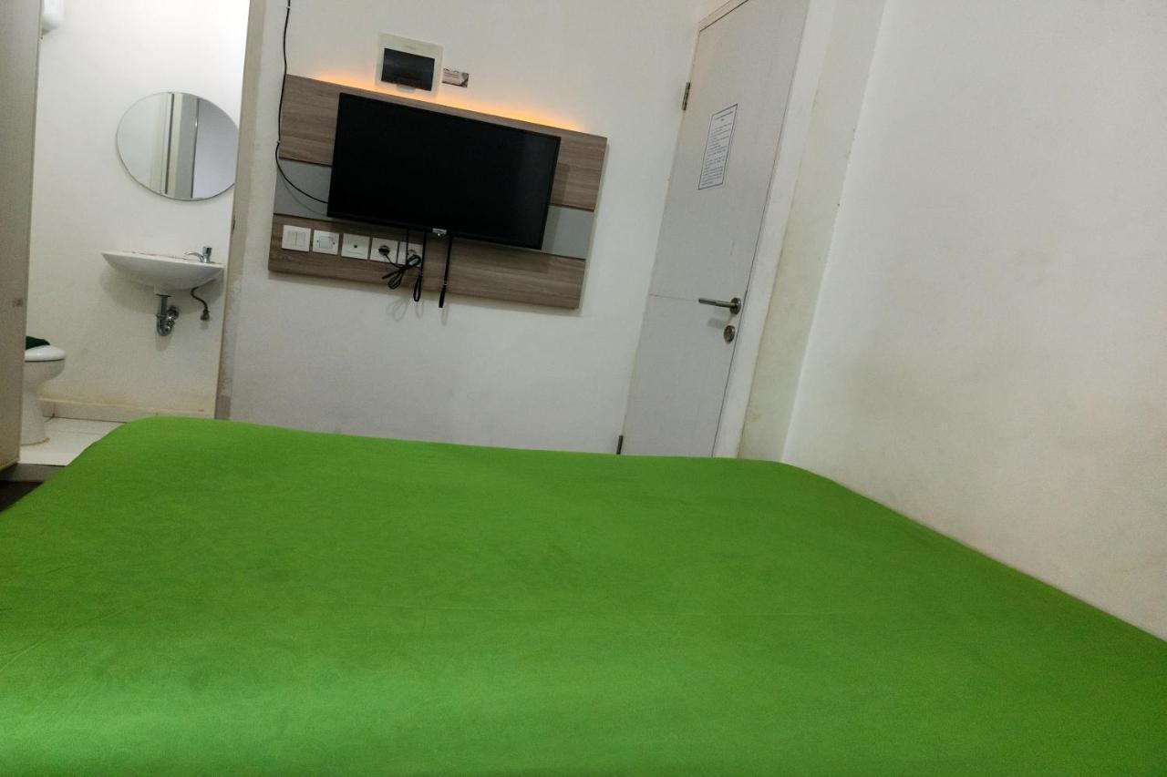 Barata Hotel Near Bandara Soekarno Hatta Tangerang Zewnętrze zdjęcie