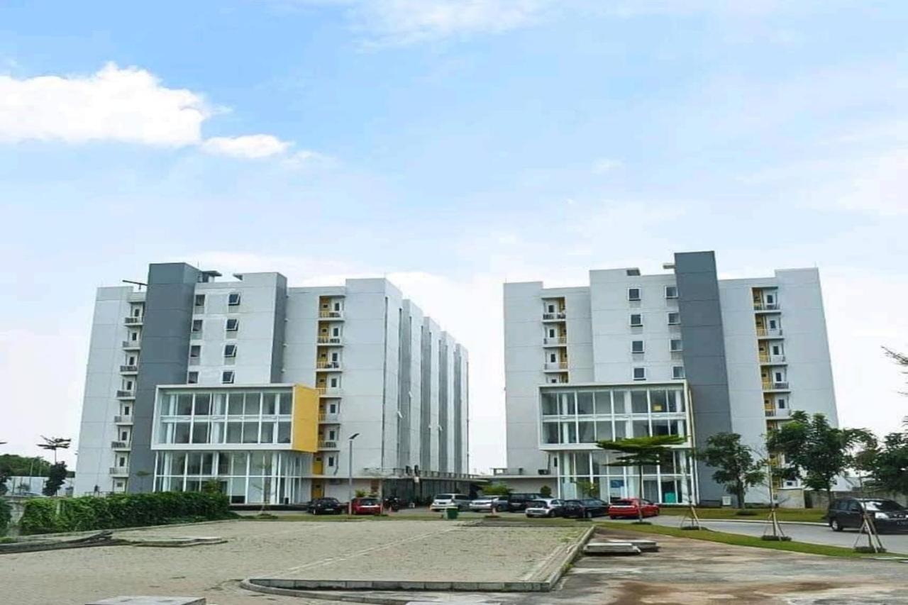 Barata Hotel Near Bandara Soekarno Hatta Tangerang Zewnętrze zdjęcie