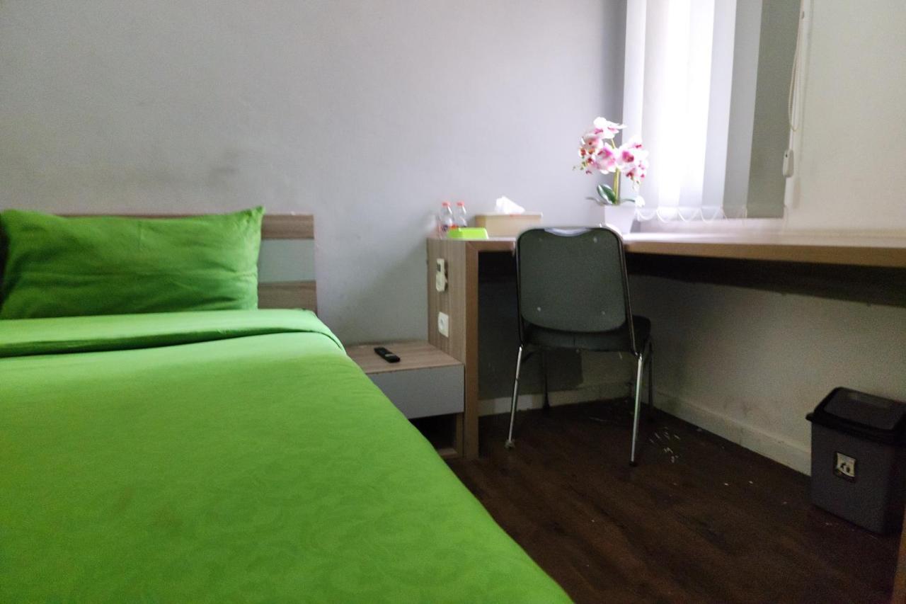 Barata Hotel Near Bandara Soekarno Hatta Tangerang Zewnętrze zdjęcie