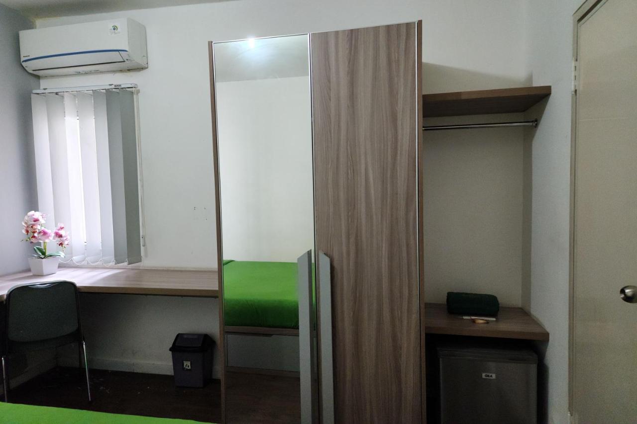 Barata Hotel Near Bandara Soekarno Hatta Tangerang Zewnętrze zdjęcie
